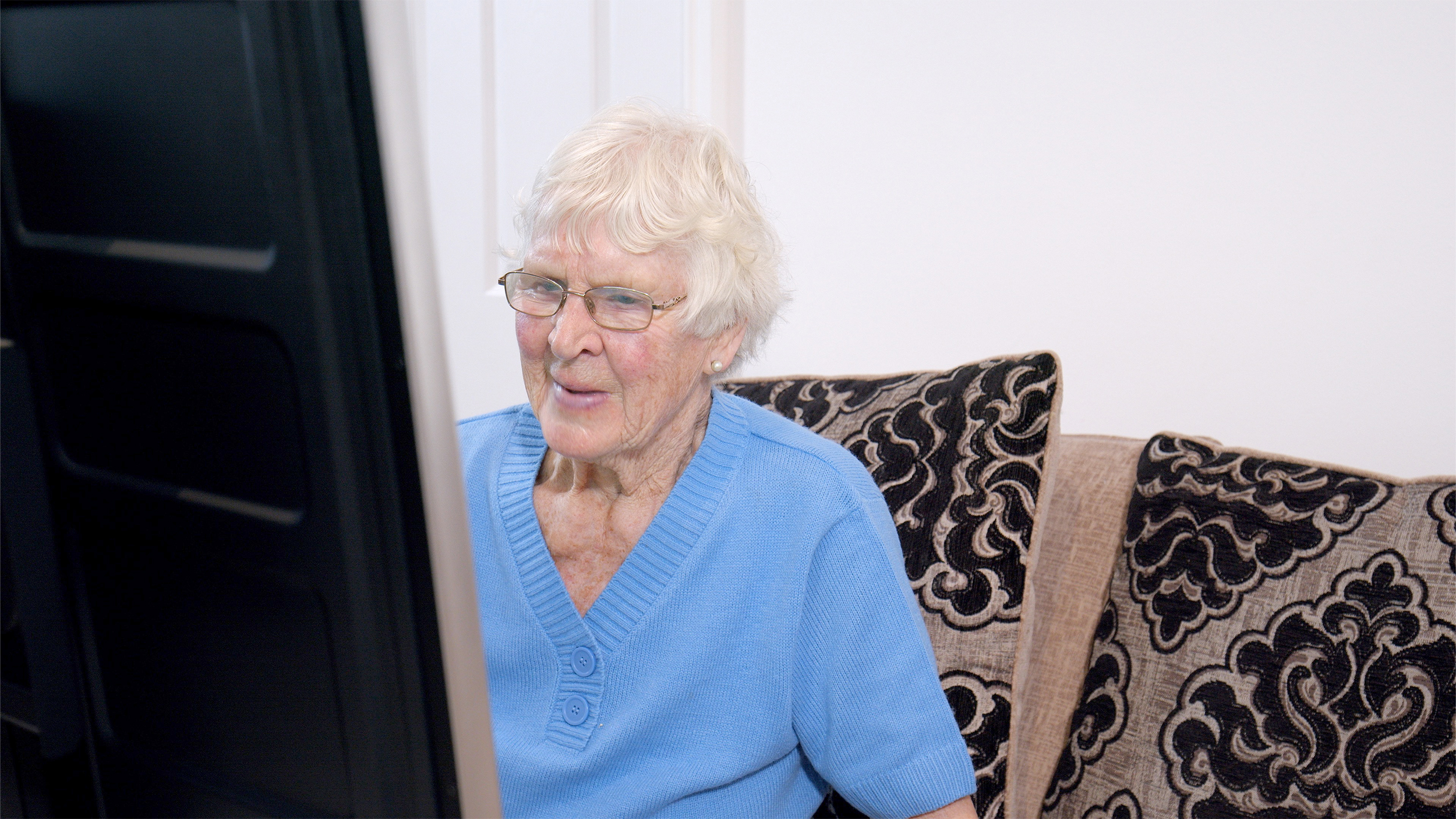 interactive touch screen united kingdom