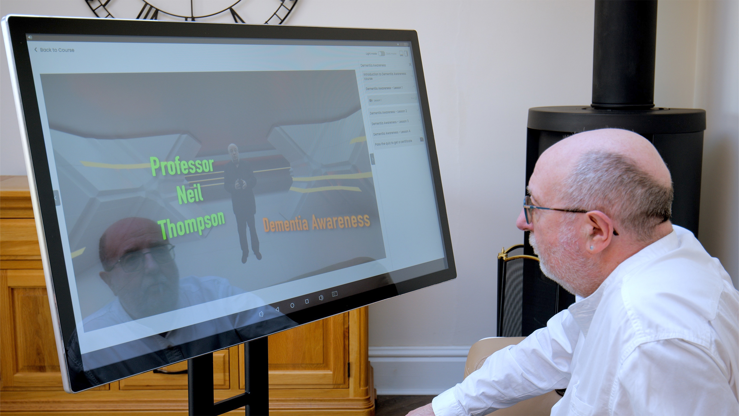 interactive touch screen e learning teaching platform